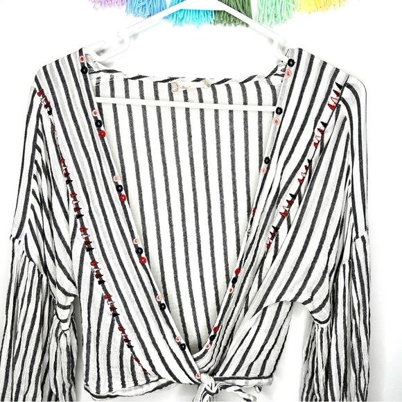 Altar’d State Cropped Stripe Wrapped Balloon Sleeve Embroidered Blouse Medium - Picture 4 of 16